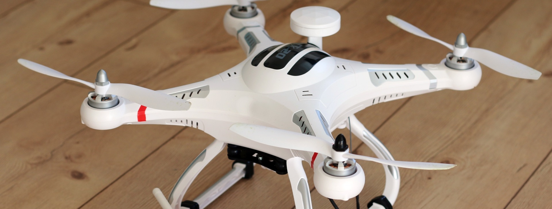 quadrocopter-1033642_1920